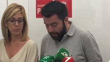 Fran González, muy afectado por los malos resultados del PSOE, que incluso pierde el diputado