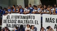 El deporte base estalla contra el Ayuntamiento de Cádiz