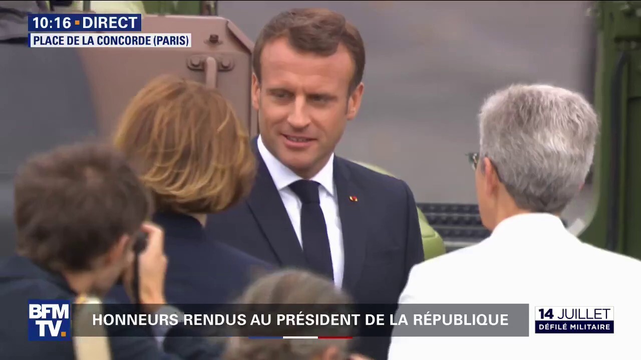 14 Juillet Emmanuel Macron Rejoint La Tribune Presidentielle