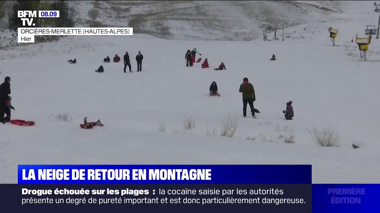 La Neige De Retour à La Montagne