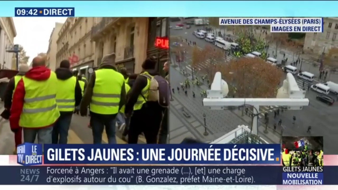 à Paris Un Groupe De Gilets Jaunes Remonte Les Champs Elysées