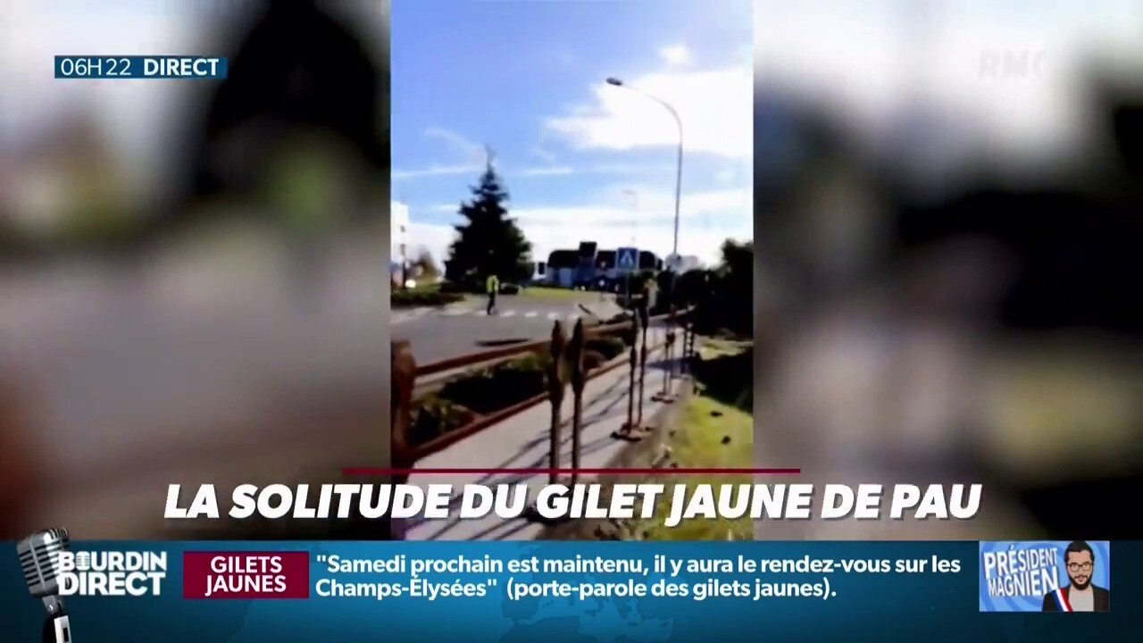 La Solitude Dun Gilet Jaune Qui Bloque Tout Seul Un Rond Point En Traversant Sans Cesse Le Passage Piéton