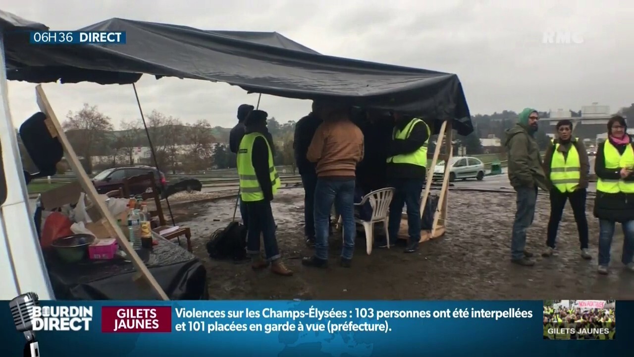 Des Gilets Jaunes Occupent Un Rond Point à Villars Loire Depuis 10 Jours